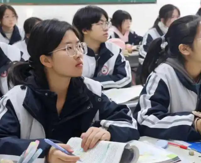 双减政策的落地由于这愈加突出了校园作为教育主阵地的作用 双减政策的落地由于这愈加突出了校园作为教育主阵地的作用