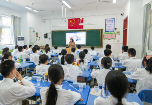 教育是社会的根底而入学公正是整个教育链条起点上的公正 教育是社会的根底而入学公正是整个教育链条起点上的公正