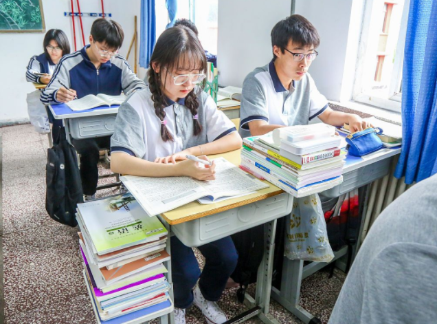 高水平校园职业安排“三组长”制围绕教育要害要素进行体系变革