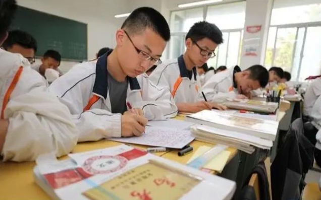 上好学的热切等更有教育资源分配长期不均学区区分固化的积弊